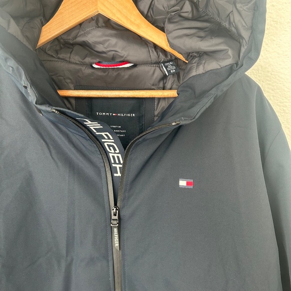 Tommy Hilfiger Men's Performance Hooded Jacket Size XL Color Navy - Picture 3 of 16